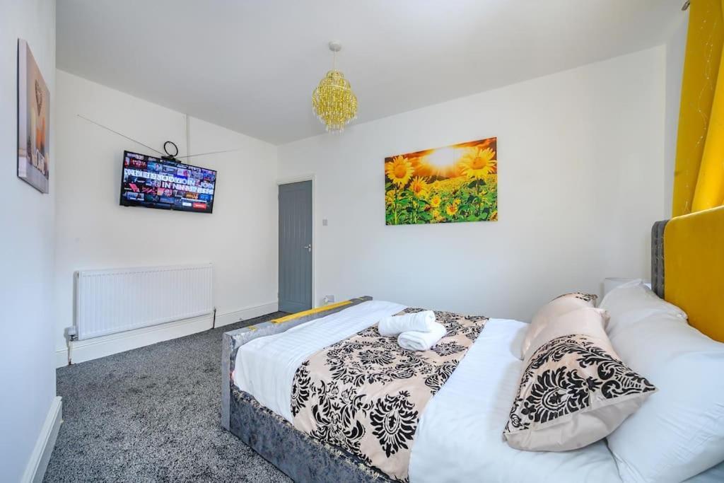 -16Pt- For Your Relaxed & Cosy Stay & Free Parking Leeds  Exterior photo